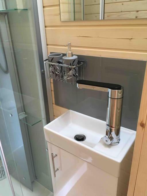 The Fox'S Den, Luxury Cosy Mini Lodge, Highlands North Ballachulish Ngoại thất bức ảnh
